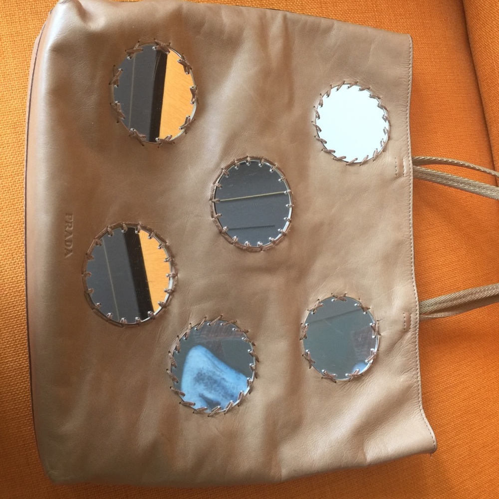 VINTAGE PRADA VERY RARE MIRROR BEIGE TOTE BAG - Picture 2 of 12